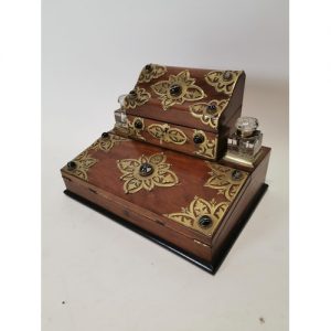 Walnut Antique Writing Box - Victor Mee Auctions